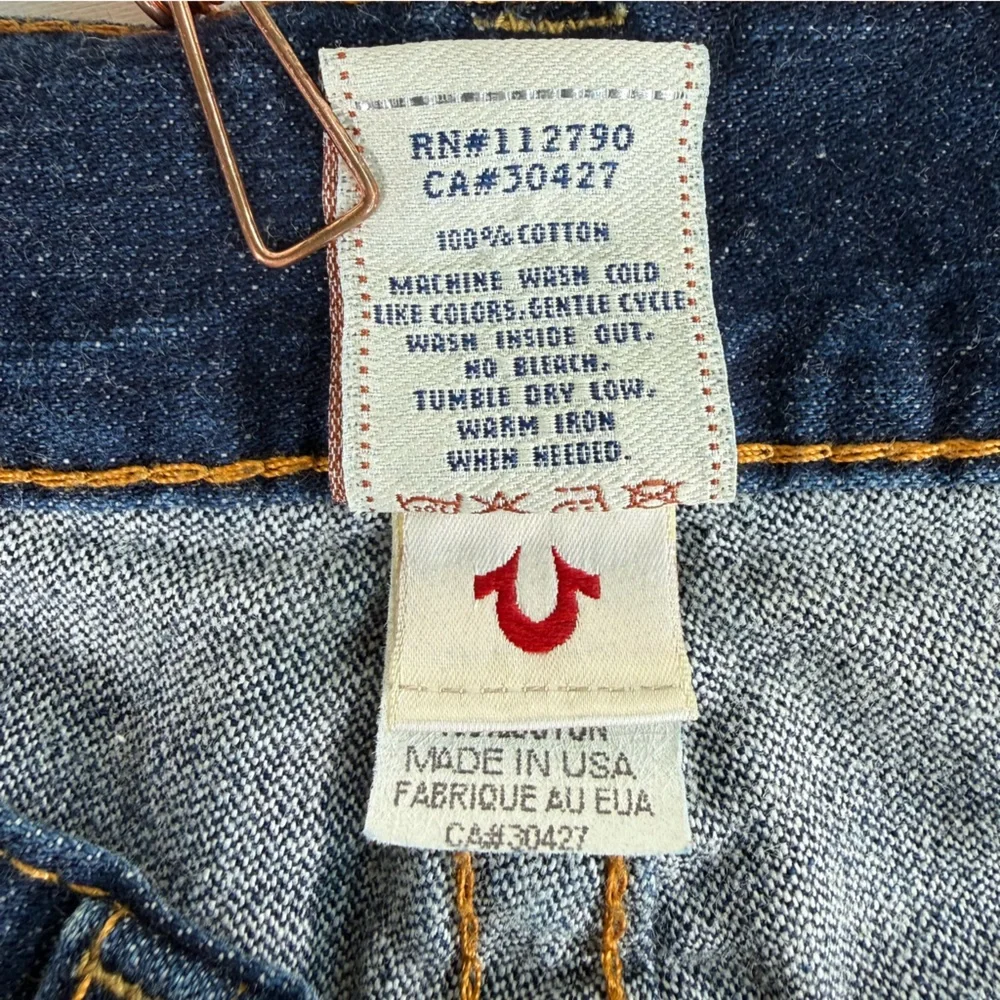 AUTHENTIC True Religion Red Painted Pockets Distressed Denim Jeans Size 36
